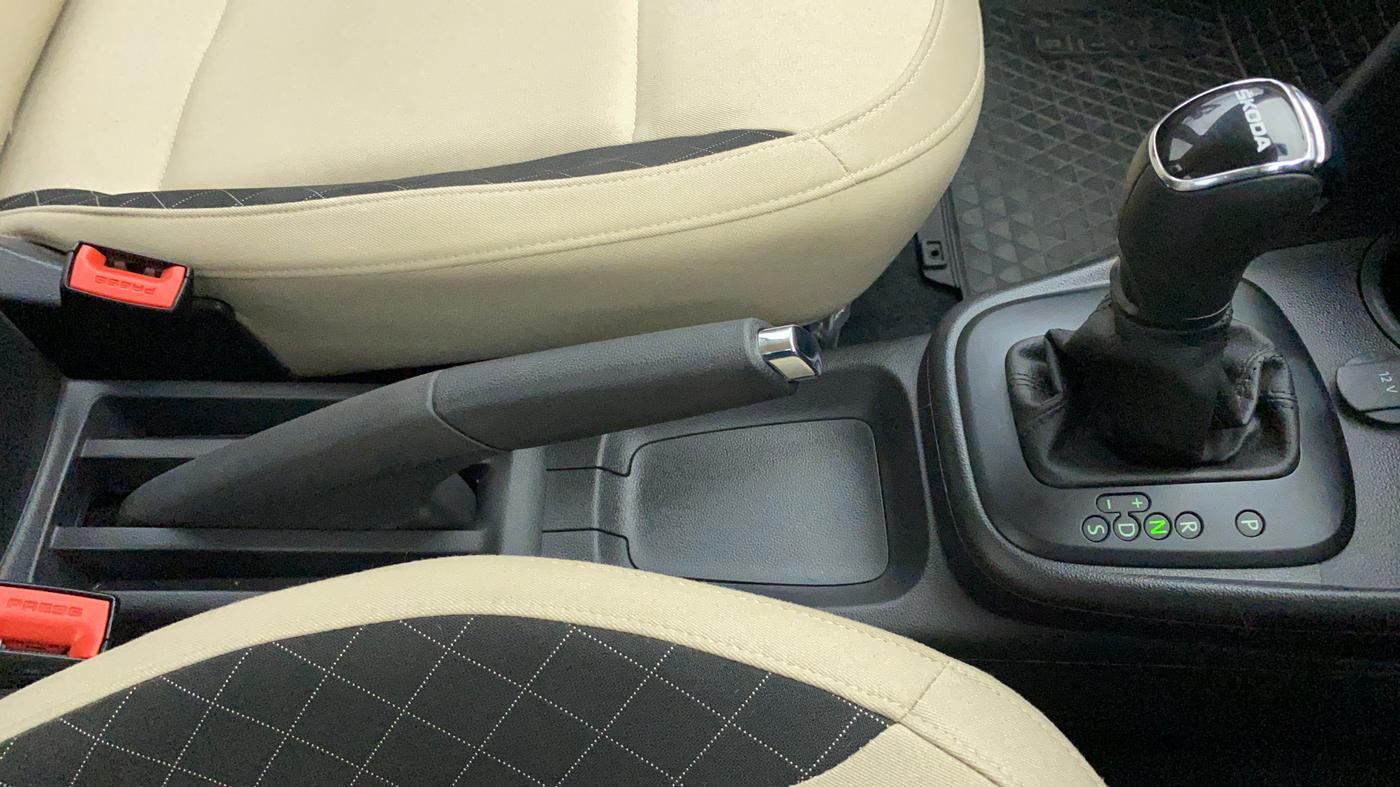 2021 Skoda Rapid 1.0 AMBITION TSI AT, Petrol, Automatic, 4,444 km, Gear Lever