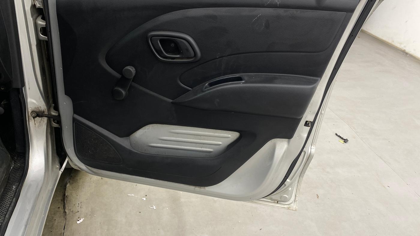 2019 Datsun Redi Go A, Petrol, Manual, 26,401 km, Driver Side Door Panels Control