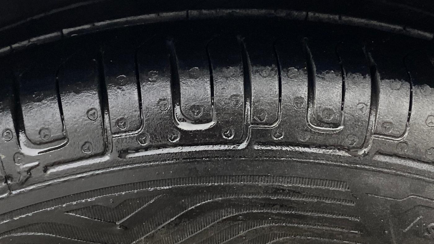 2019 Datsun Redi Go A, Petrol, Manual, 26,401 km, Right Front Tyre Tread