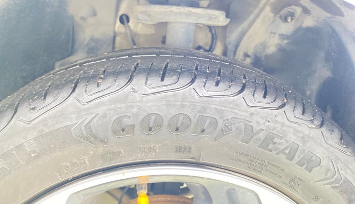 2023 Tata ALTROZ XZ CNG, CNG, Manual, 37,900 km, Right Front Tyre Tread