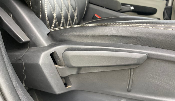 2023 Tata ALTROZ XZ CNG, CNG, Manual, 37,900 km, Driver Side Adjustment Panel