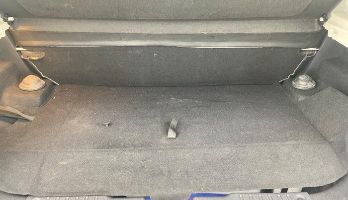 2023 Tata ALTROZ XZ CNG, CNG, Manual, 37,900 km, Boot Inside