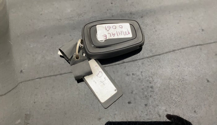 2023 Tata NEXON XZ PLUS LUX SUNROOF RED DARK PETROL, Petrol, Manual, 5,862 km, Key Close Up