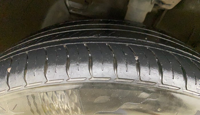 2021 Hyundai NEW I20 SPORTZ 1.2 MT, Petrol, Manual, 21,852 km, Left Front Tyre Tread