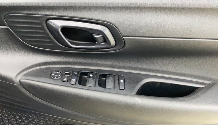 2021 Hyundai NEW I20 SPORTZ 1.2 MT, Petrol, Manual, 21,852 km, Driver Side Door Panels Control