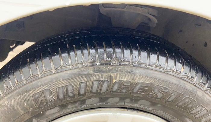 2015 Hyundai i10 MAGNA 1.1, Petrol, Manual, 60,693 km, Left Front Tyre Tread