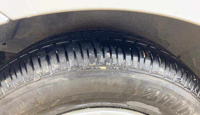 2015 Hyundai i10 MAGNA 1.1, Petrol, Manual, 60,693 km, Right Rear Tyre Tread