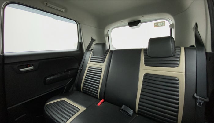 2022 Maruti New Wagon-R ZXI 1.2, Petrol, Manual, 14,319 km, Right Side Rear Door Cabin