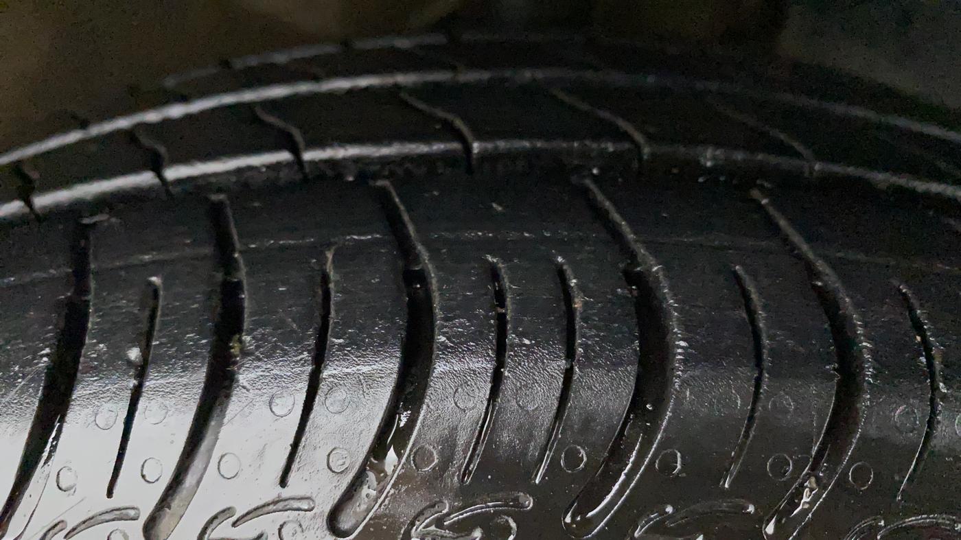 2022 Maruti New Wagon-R ZXI 1.2, Petrol, Manual, 14,319 km, Right Front Tyre Tread