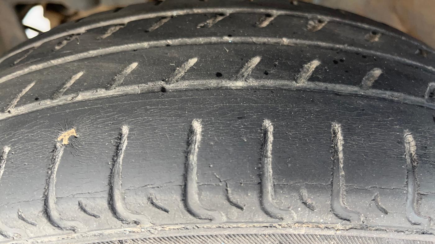 2014 Datsun Go T, Petrol, Manual, 45,989 km, Left Front Tyre Tread
