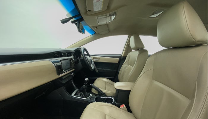 2015 Toyota Corolla Altis GL, Petrol, Manual, 1,00,530 km, Right Side Front Door Cabin