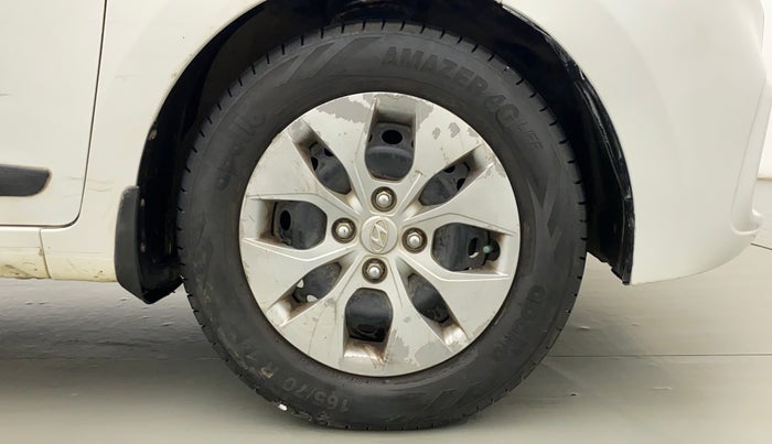 2017 Hyundai Xcent S 1.2, Petrol, Manual, 95,666 km, Right Front Wheel