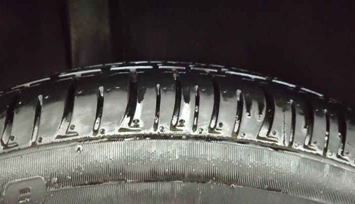 2018 Maruti Vitara Brezza VDI AMT, Diesel, Automatic, 98,857 km, Right Rear Tyre Tread
