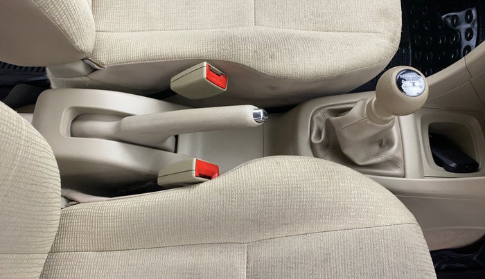 2016 Maruti Swift Dzire VXI, Petrol, Manual, 37,575 km, Gear Lever