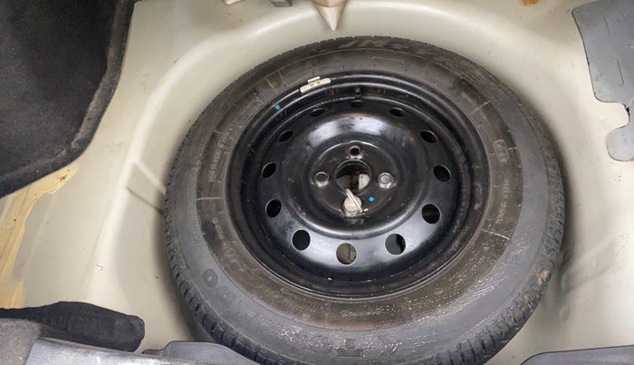 2016 Maruti Swift Dzire VXI, Petrol, Manual, 37,575 km, Spare Tyre