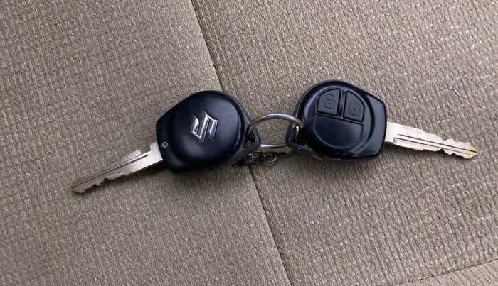 2016 Maruti Swift Dzire VXI, Petrol, Manual, 37,575 km, Key Close Up