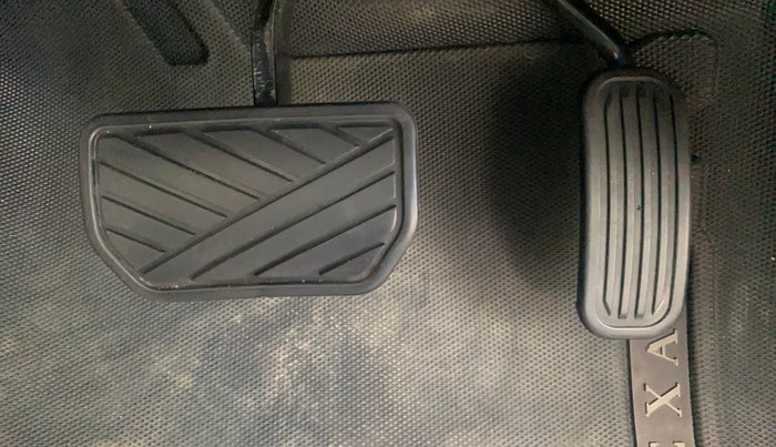 2022 Maruti Grand Vitara ALPHA SMART HYBRID AT, Petrol, Automatic, 47,405 km, Pedals