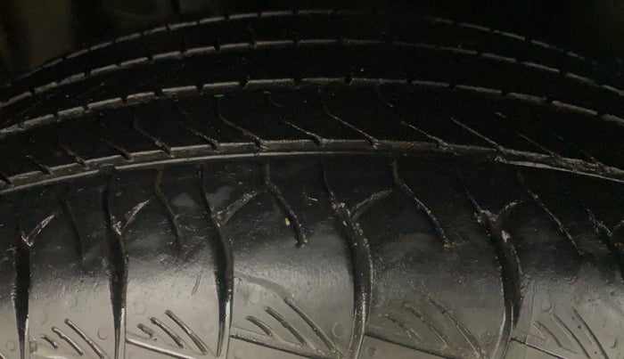 2022 Maruti Grand Vitara ALPHA SMART HYBRID AT, Petrol, Automatic, 47,405 km, Right Rear Tyre Tread