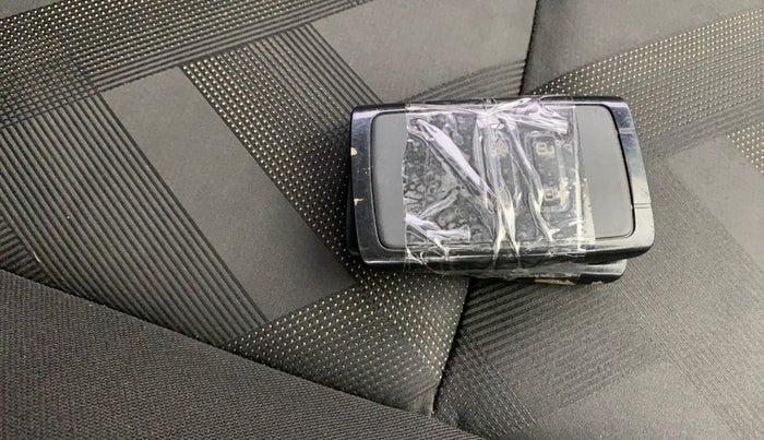 2021 Renault Kiger RXT 1.0 TURBO MT DUAL TONE, Petrol, Manual, 38,172 km, Key Close Up