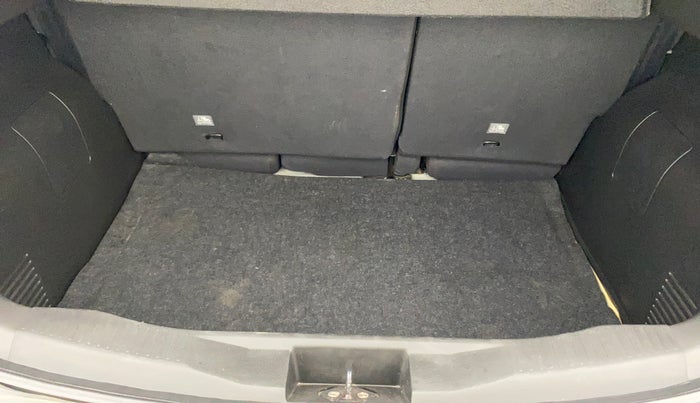 2021 Renault Kiger RXT 1.0 TURBO MT DUAL TONE, Petrol, Manual, 38,172 km, Boot Inside