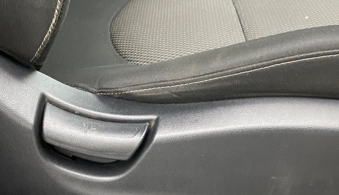 2017 Hyundai Creta 1.6 E + VTVT, Petrol, Manual, 54,913 km, Driver Side Adjustment Panel