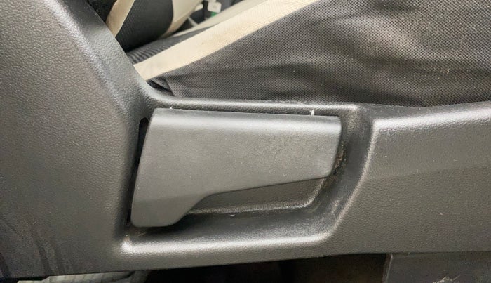 2020 Renault TRIBER RXT AMT, Petrol, Automatic, 43,288 km, Driver Side Adjustment Panel