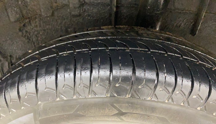 2020 Renault TRIBER RXT AMT, Petrol, Automatic, 43,288 km, Left Rear Tyre Tread