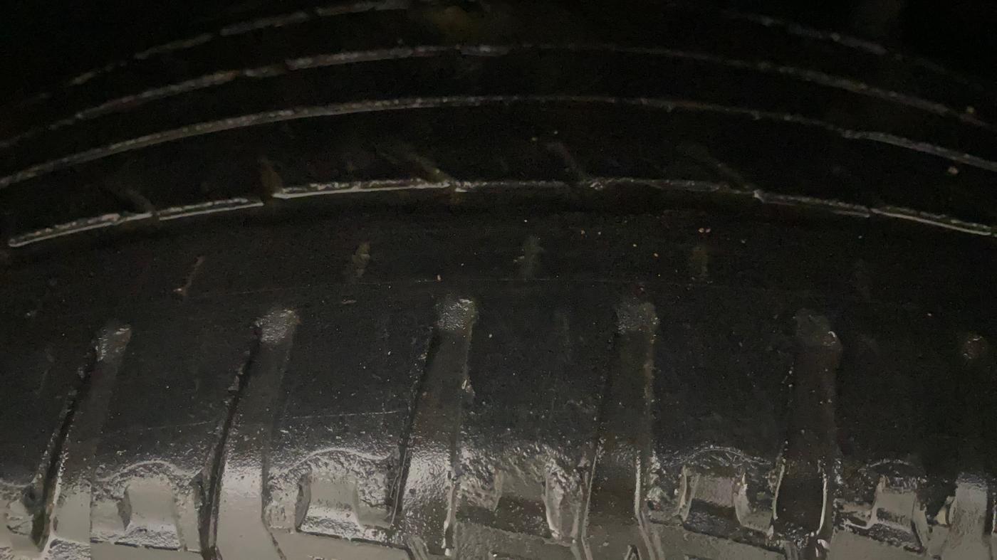 2018 Mahindra MARAZZO M2 7STR, Diesel, Manual, 1,13,503 km, Right Front Tyre Tread