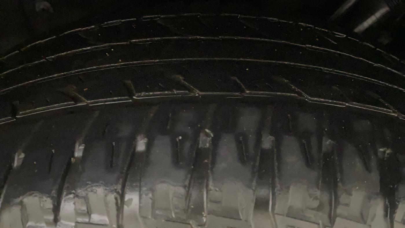 2018 Mahindra MARAZZO M2 7STR, Diesel, Manual, 1,13,503 km, Left Rear Tyre Tread