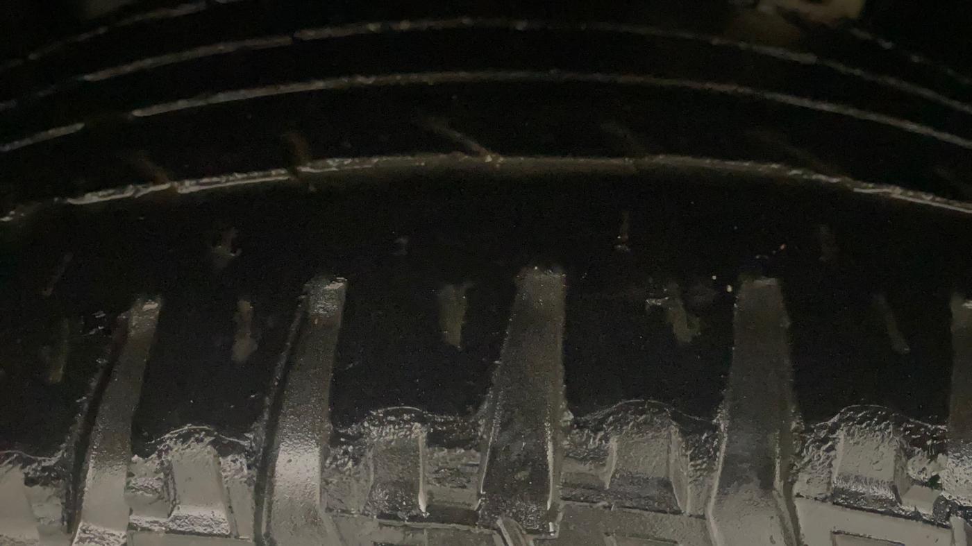 2018 Mahindra MARAZZO M2 7STR, Diesel, Manual, 1,13,503 km, Left Front Tyre Tread
