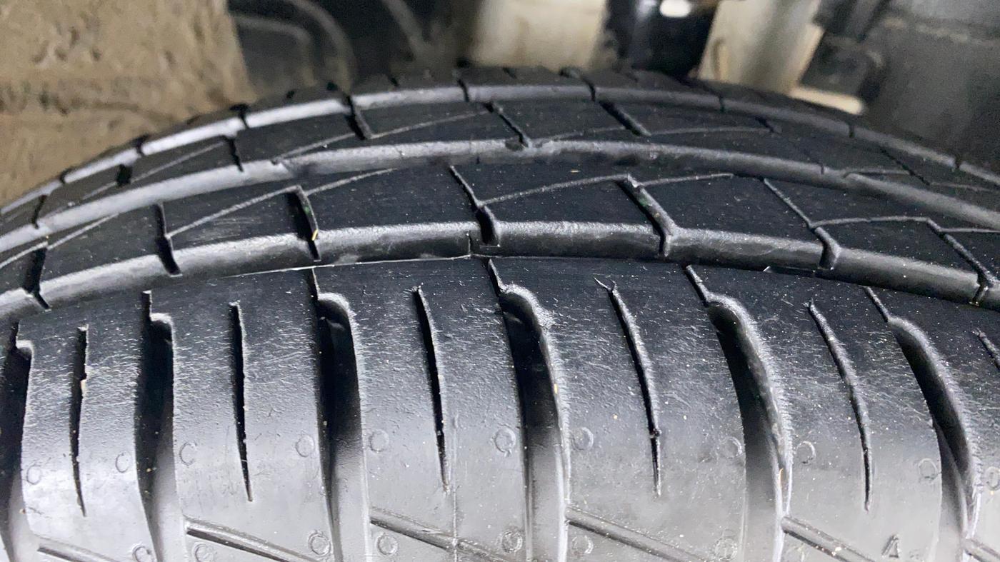 2021 Renault Kwid 1.0 RXT Opt, Petrol, Manual, 3,959 km, Right Front Tyre Tread