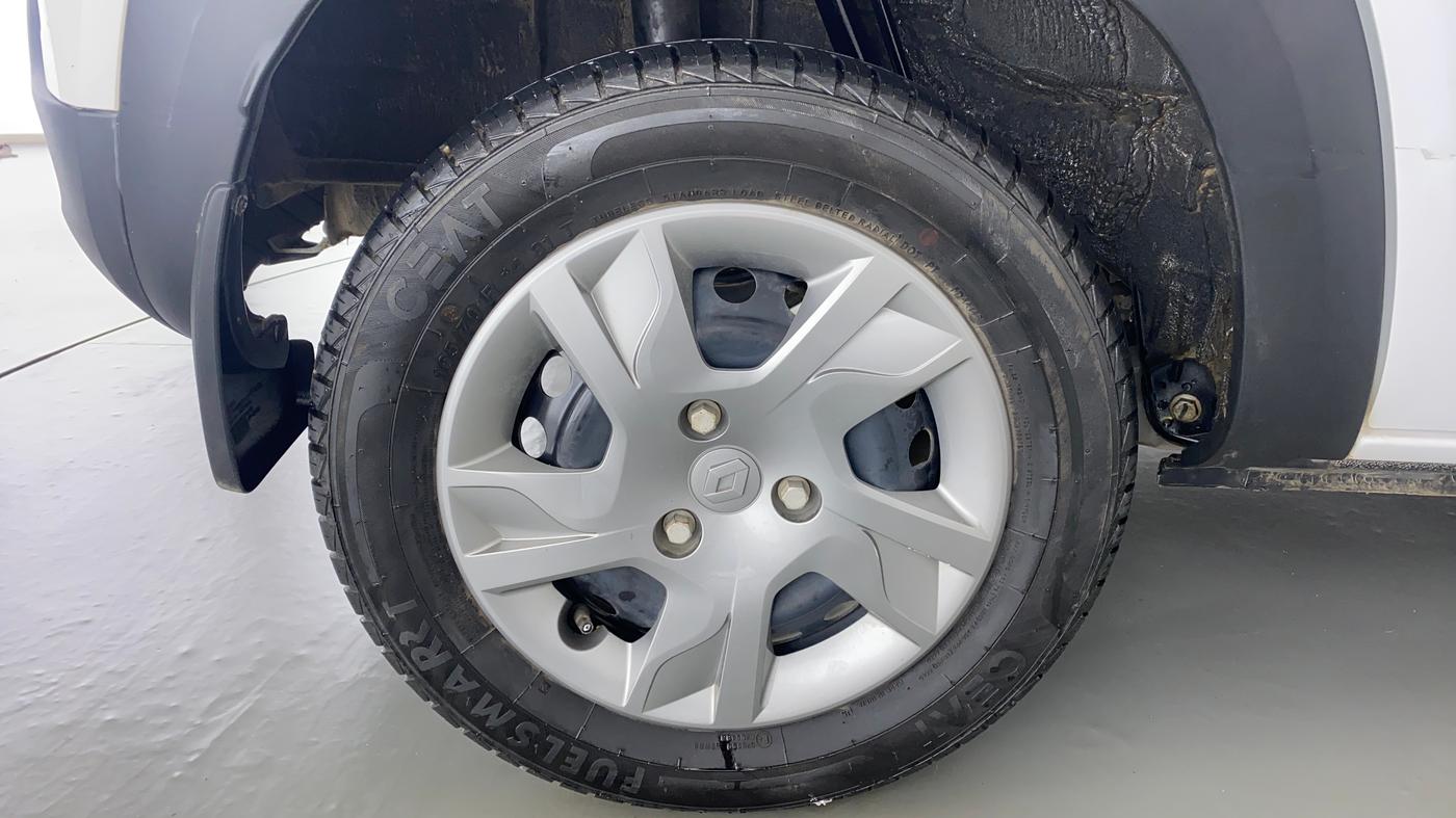 2021 Renault Kwid 1.0 RXT Opt, Petrol, Manual, 3,959 km, Right Rear Wheel