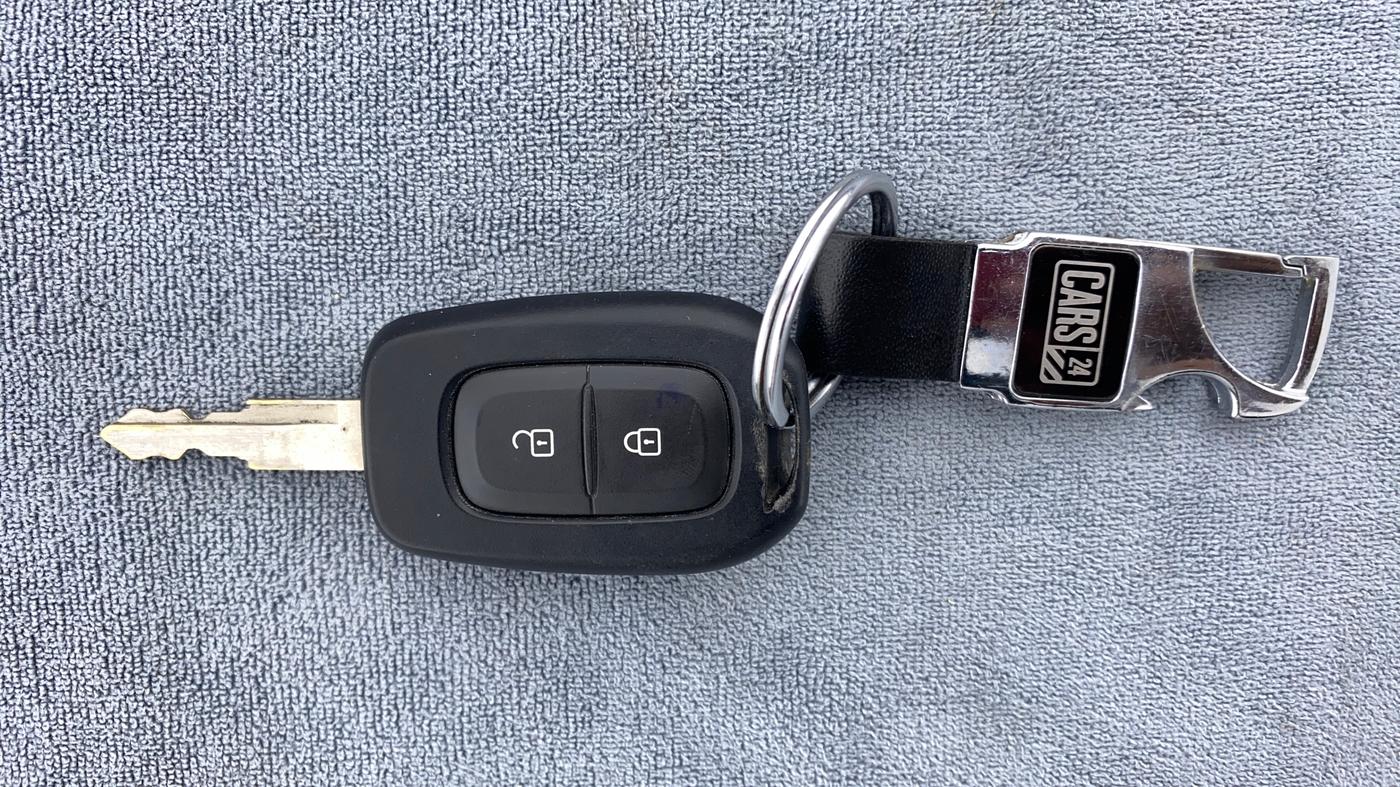 2021 Renault Kwid 1.0 RXT Opt, Petrol, Manual, 3,959 km, Key Close Up