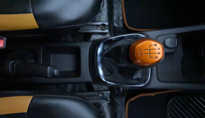 2017 Renault Kwid CLIMBER 1.0, Petrol, Manual, 53,503 km, Gear Lever