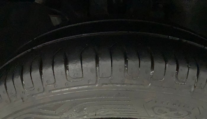 2017 Renault Kwid CLIMBER 1.0, Petrol, Manual, 53,503 km, Right Front Tyre Tread