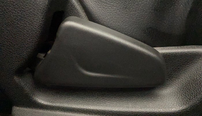 2017 Renault Kwid CLIMBER 1.0, Petrol, Manual, 53,503 km, Driver Side Adjustment Panel