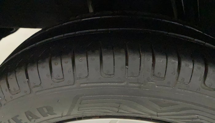 2017 Renault Kwid CLIMBER 1.0, Petrol, Manual, 53,503 km, Right Rear Tyre Tread