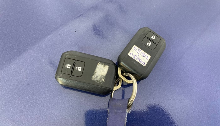 2021 Maruti Ertiga ZXI AT SHVS, Petrol, Automatic, 61,942 km, Key Close Up