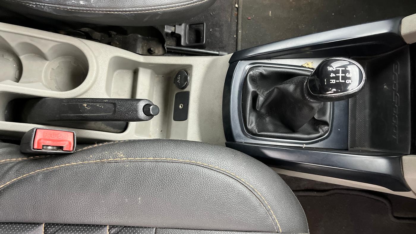 2017 Ford Ecosport TREND 1.5L DIESEL, Diesel, Manual, 1,05,063 km, Gear Lever