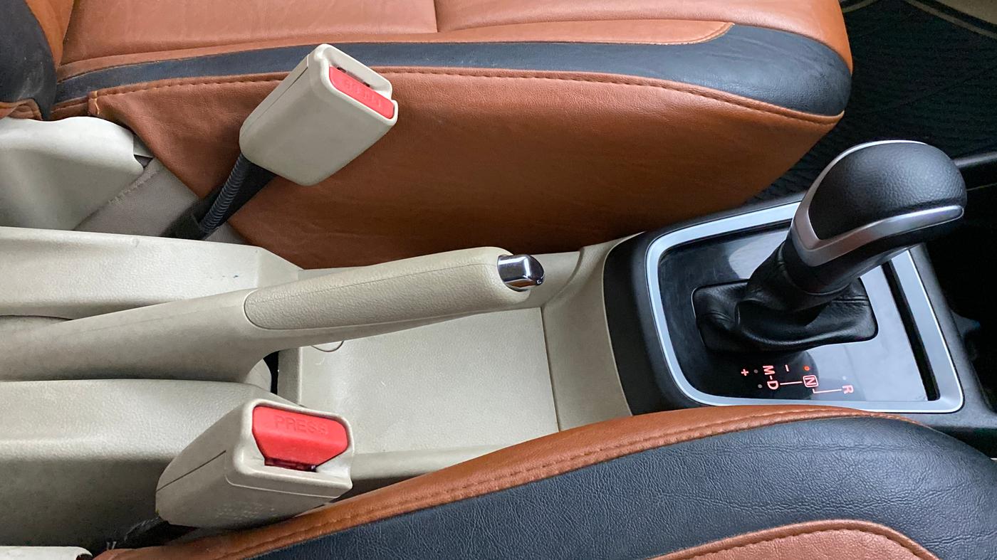 2019 Maruti Dzire VXI AMT, Petrol, Automatic, 58,998 km, Gear Lever