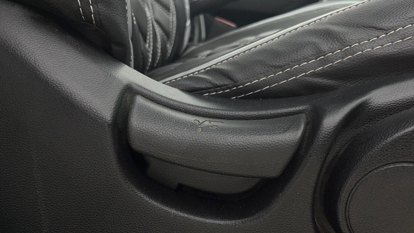 2019 Hyundai Creta SX AT 1.6 PETROL, Petrol, Automatic, 1,14,462 km, Driver Side Adjustment Panel
