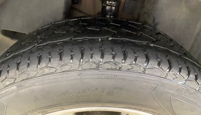 2018 Jeep Compass LIMITED (O) 1.4 PETROL AT, Petrol, Automatic, 1,05,900 km, Right Rear Tyre Tread