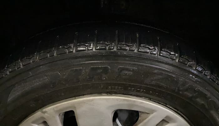2016 Mahindra Kuv100 K4 6 STR, Petrol, Manual, 61,047 km, Left Front Tyre Tread