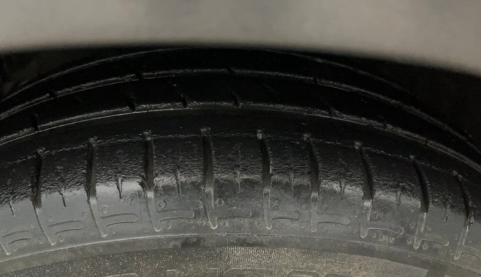 2022 Hyundai GRAND I10 NIOS SPORTZ 1.2 KAPPA VTVT CNG, CNG, Manual, 35,354 km, Left Front Tyre Tread