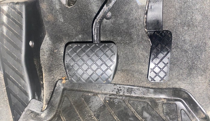 2022 Volkswagen TAIGUN TOPLINE 1.0 TSI AT, Petrol, Automatic, 44,181 km, Pedals