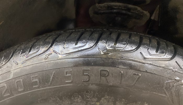 2022 Volkswagen TAIGUN TOPLINE 1.0 TSI AT, Petrol, Automatic, 44,181 km, Left Front Tyre Tread