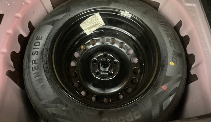 2022 Volkswagen TAIGUN TOPLINE 1.0 TSI AT, Petrol, Automatic, 44,181 km, Spare Tyre