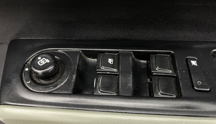 2022 Tata PUNCH ADVENTURE MT, Petrol, Manual, 23,927 km, Driver Side Door Panels Control