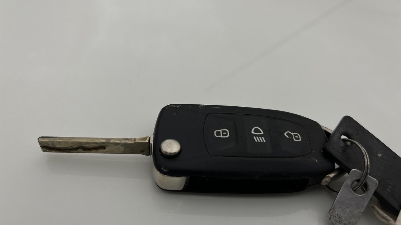 2022 Tata PUNCH ADVENTURE MT, Petrol, Manual, 23,927 km, Key Close Up