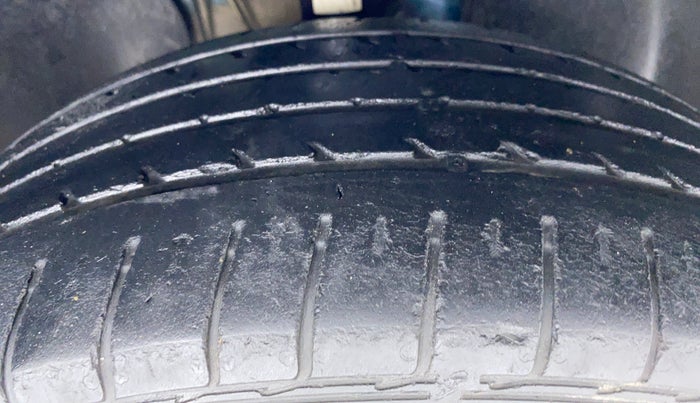 2014 Skoda Octavia ELEGANCE 2.0 TDI CR AT, Diesel, Automatic, 73,594 km, Right Front Tyre Tread